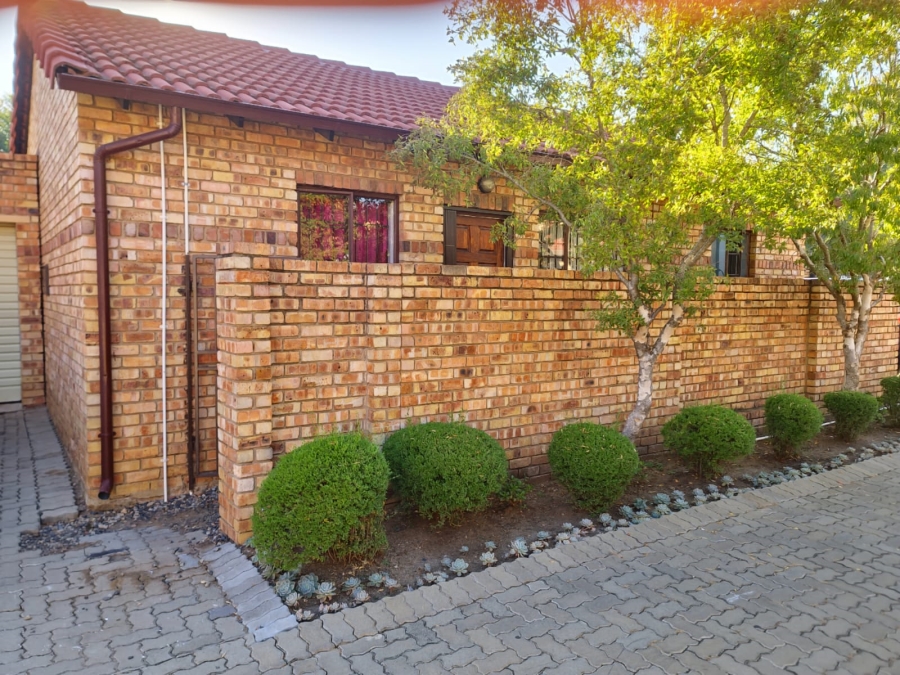 2 Bedroom Property for Sale in Equestria Gauteng