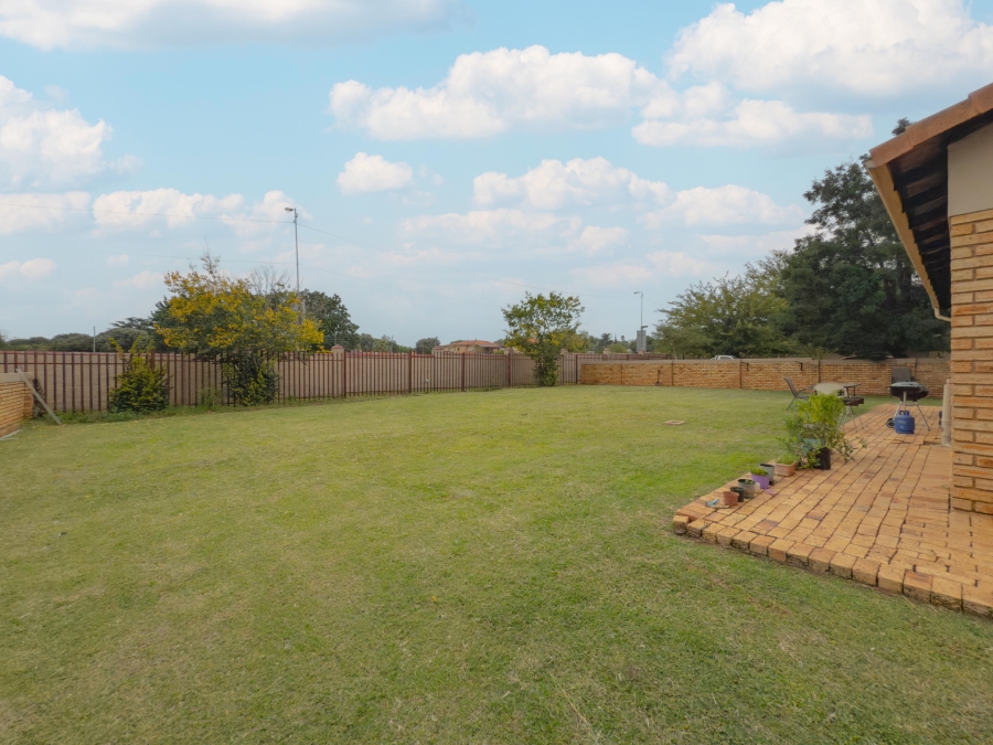 3 Bedroom Property for Sale in Heuwelsig Estate Gauteng