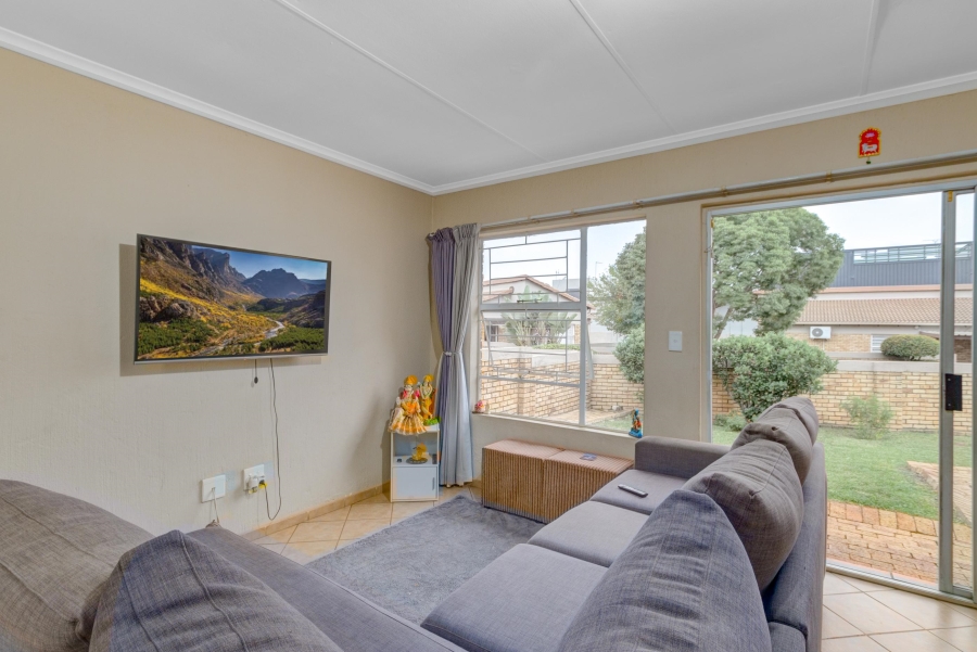 3 Bedroom Property for Sale in Heuwelsig Estate Gauteng