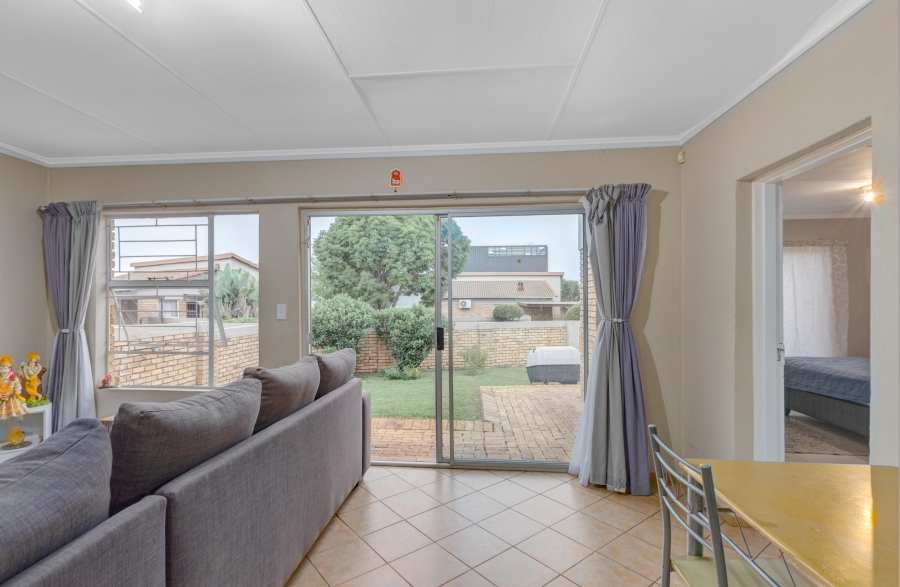 3 Bedroom Property for Sale in Heuwelsig Estate Gauteng