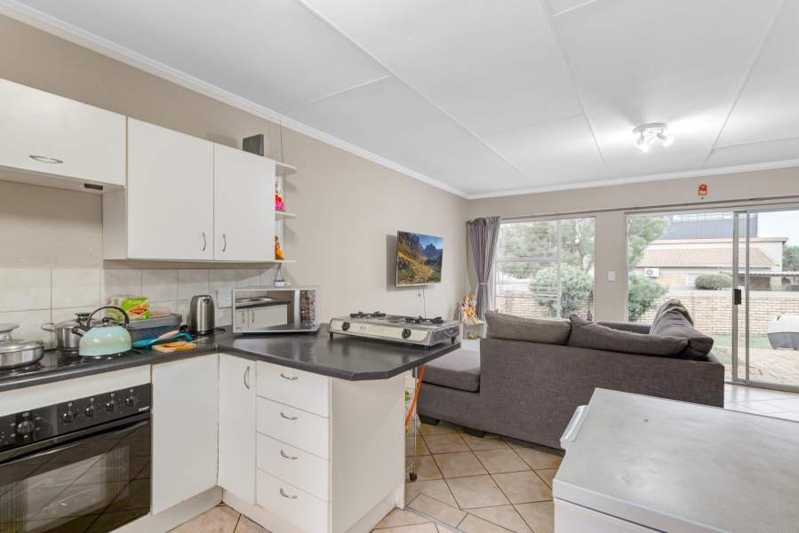 3 Bedroom Property for Sale in Heuwelsig Estate Gauteng