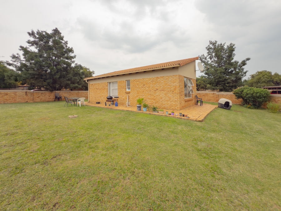 3 Bedroom Property for Sale in Heuwelsig Estate Gauteng