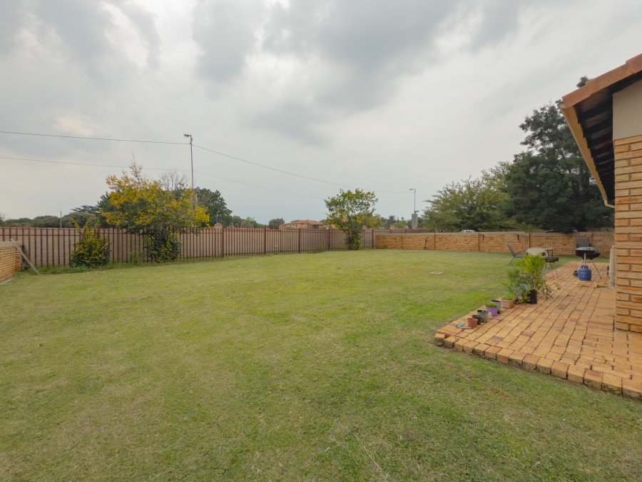 3 Bedroom Property for Sale in Heuwelsig Estate Gauteng
