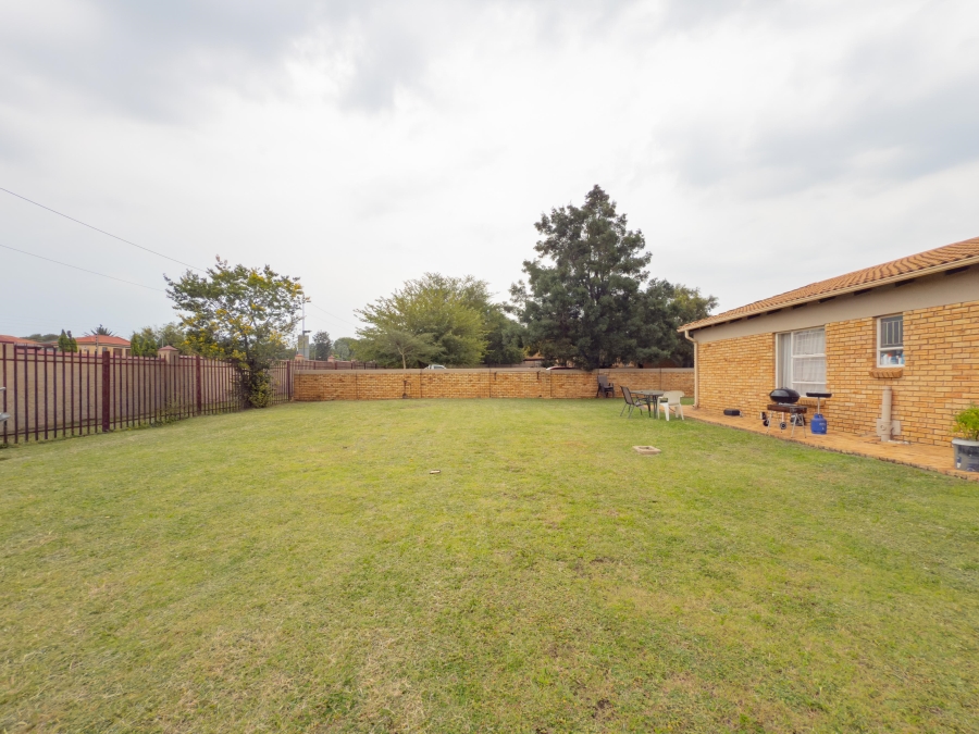 3 Bedroom Property for Sale in Heuwelsig Estate Gauteng