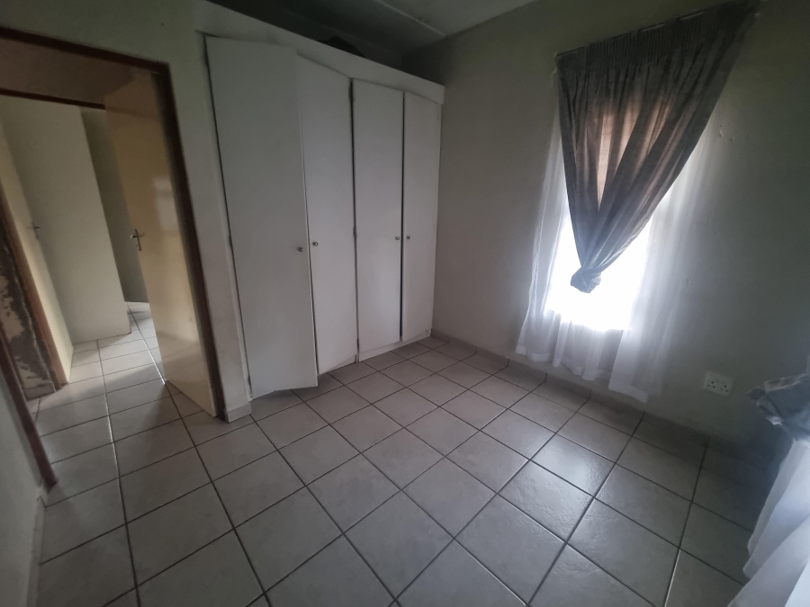 To Let 2 Bedroom Property for Rent in Ruimsig Gauteng