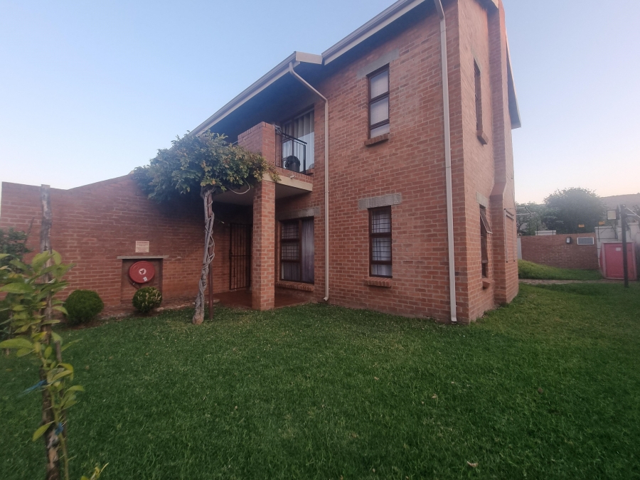 To Let 2 Bedroom Property for Rent in Ruimsig Gauteng