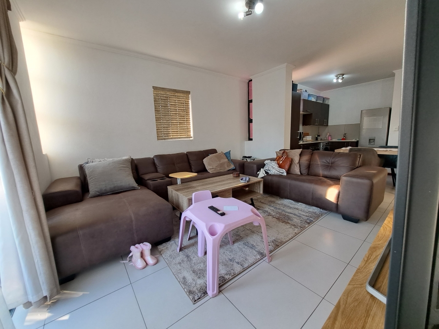 To Let 2 Bedroom Property for Rent in Jackal Creek Golf Estate Gauteng
