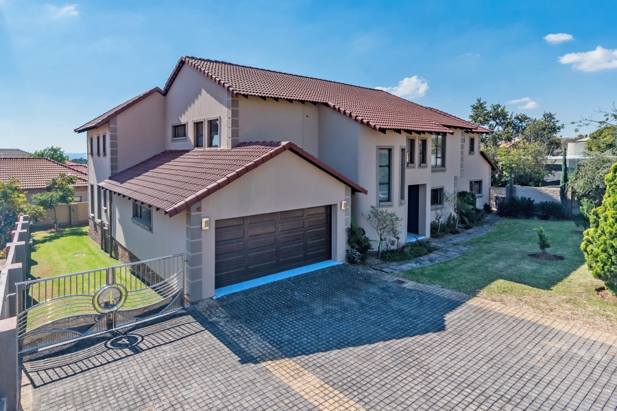 5 Bedroom Property for Sale in Crescent Wood Country Estate Gauteng