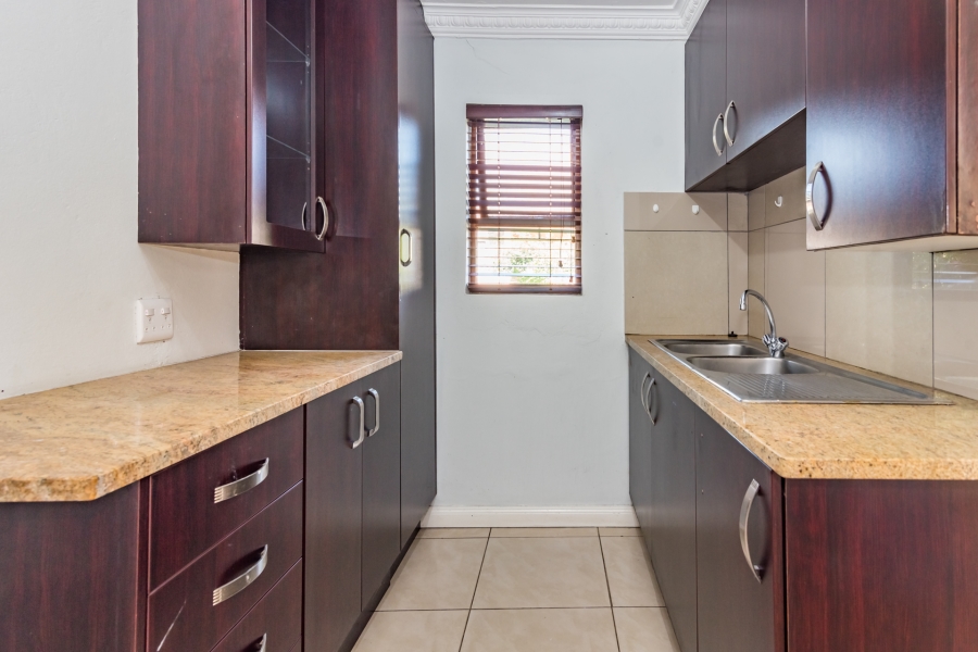 5 Bedroom Property for Sale in Crescent Wood Country Estate Gauteng
