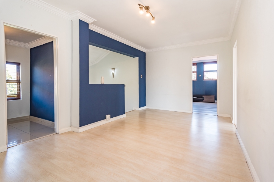 5 Bedroom Property for Sale in Crescent Wood Country Estate Gauteng