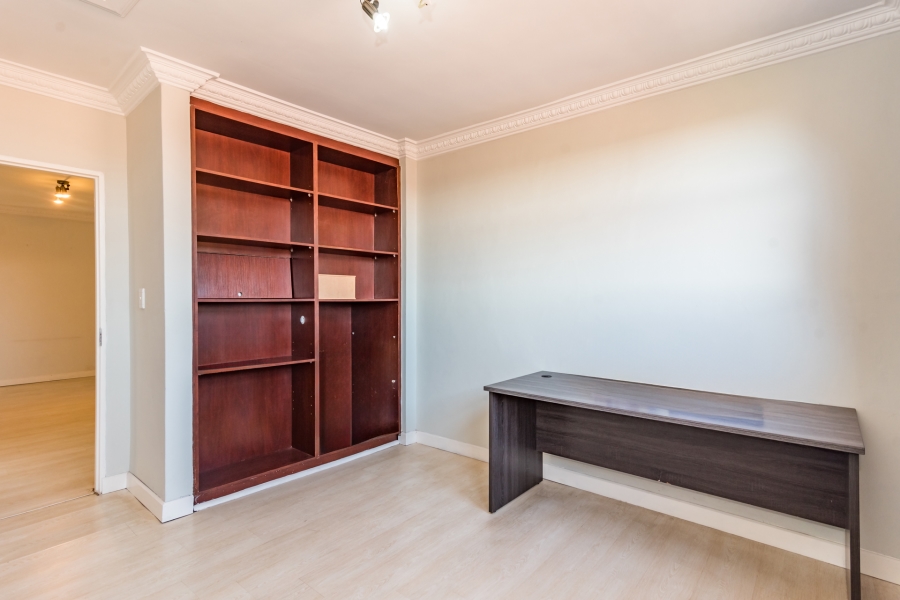 5 Bedroom Property for Sale in Crescent Wood Country Estate Gauteng