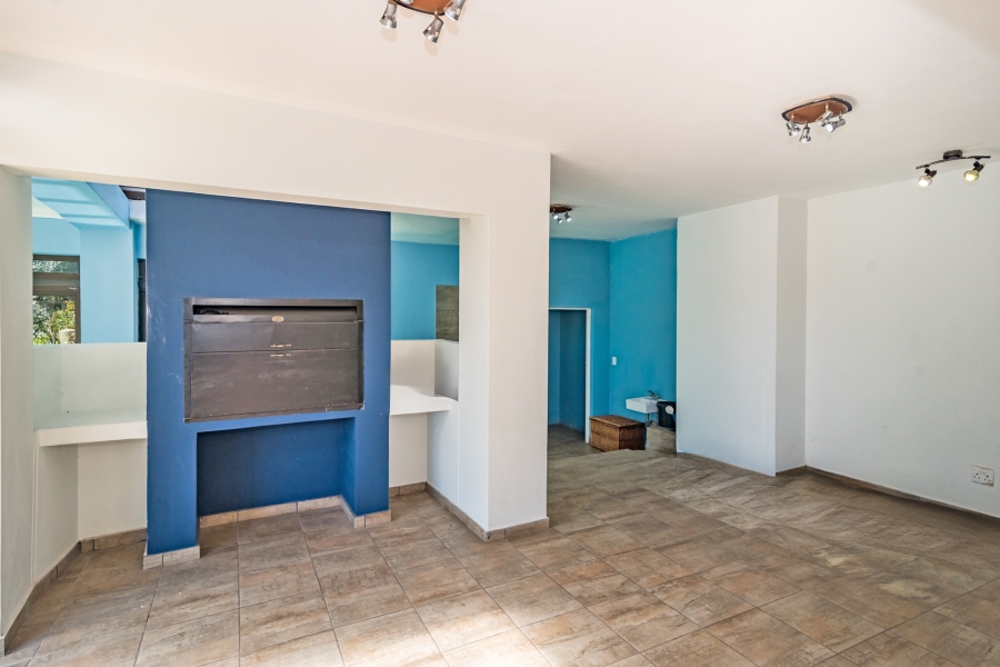 5 Bedroom Property for Sale in Crescent Wood Country Estate Gauteng