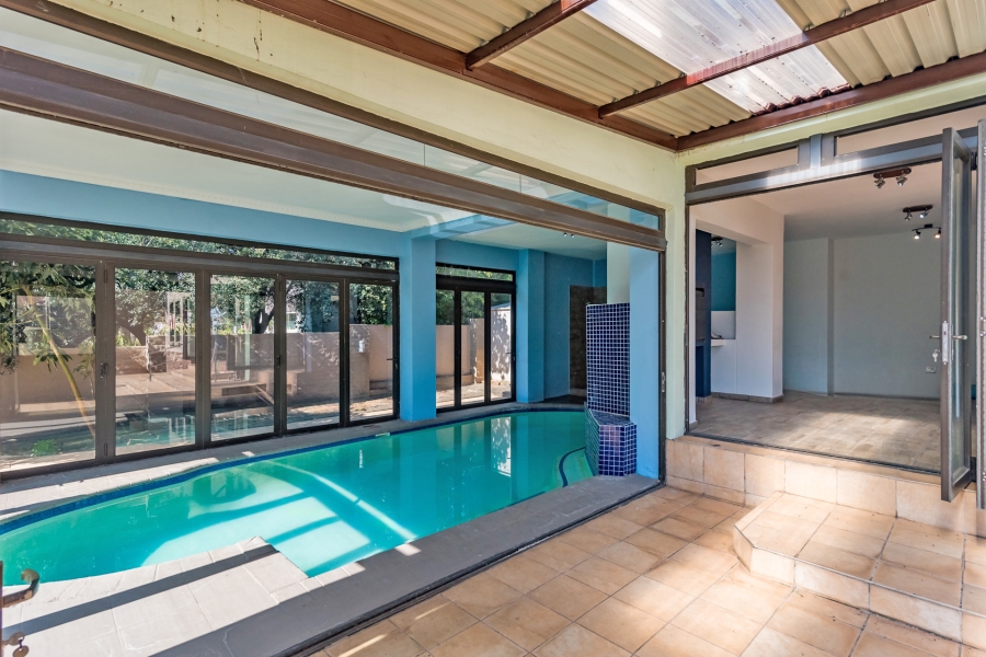 5 Bedroom Property for Sale in Crescent Wood Country Estate Gauteng