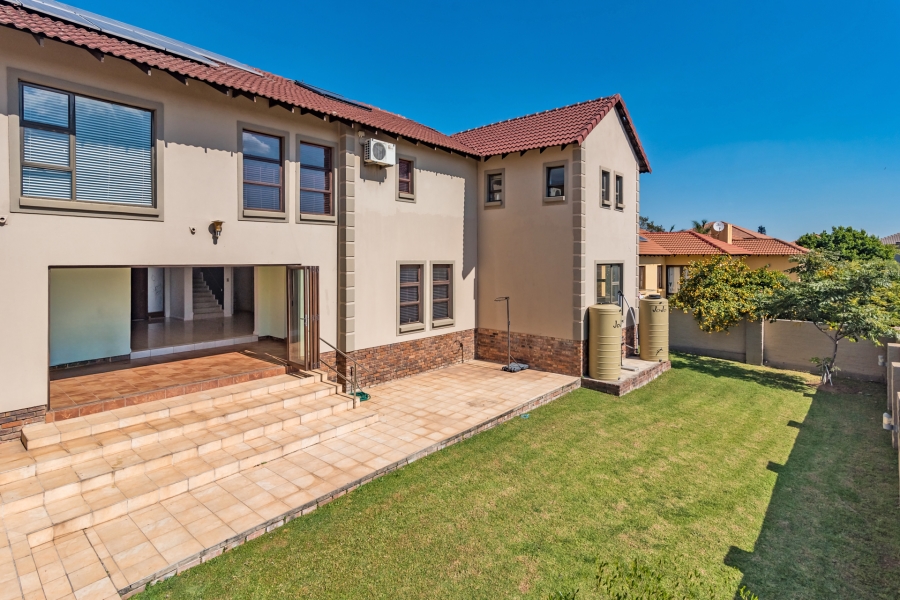 5 Bedroom Property for Sale in Crescent Wood Country Estate Gauteng