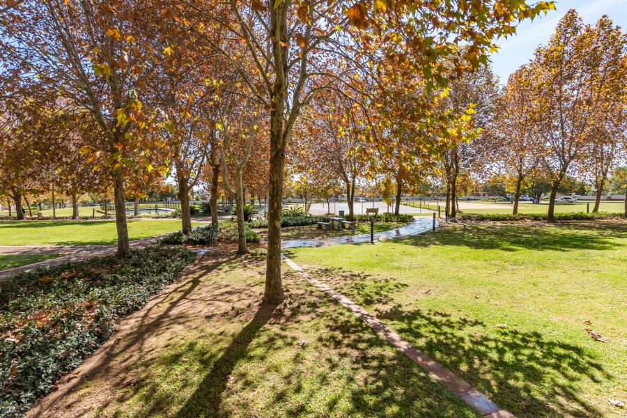 5 Bedroom Property for Sale in Crescent Wood Country Estate Gauteng