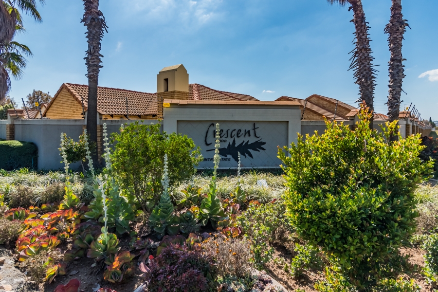 5 Bedroom Property for Sale in Crescent Wood Country Estate Gauteng