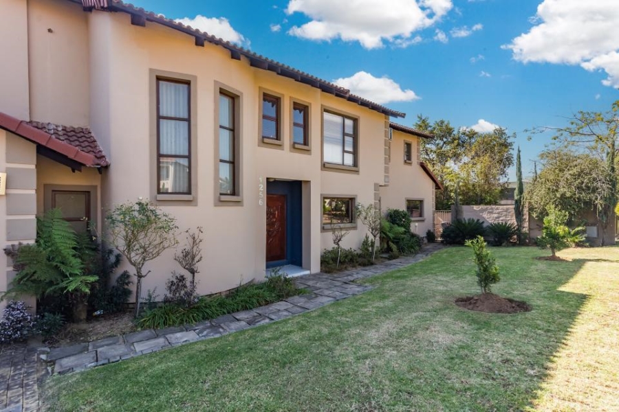 5 Bedroom Property for Sale in Crescent Wood Country Estate Gauteng