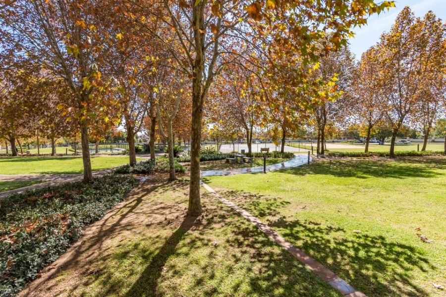 5 Bedroom Property for Sale in Crescent Wood Country Estate Gauteng