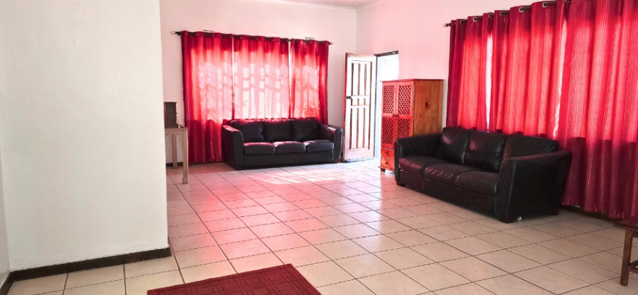 6 Bedroom Property for Sale in Oakdene Gauteng