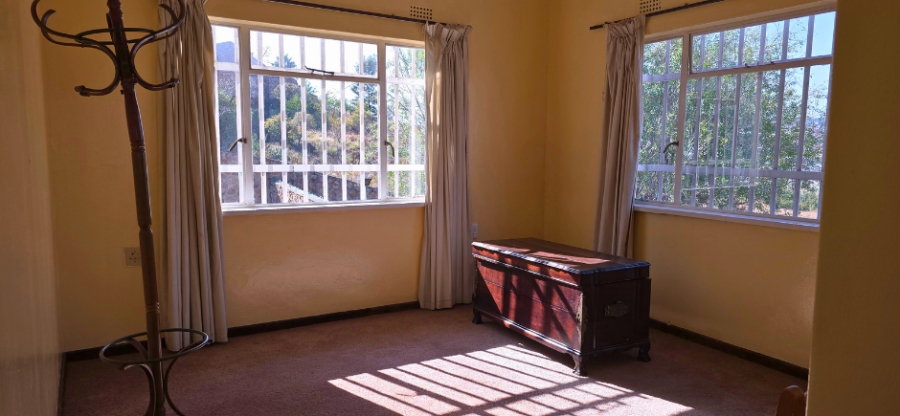 6 Bedroom Property for Sale in Oakdene Gauteng