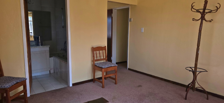 6 Bedroom Property for Sale in Oakdene Gauteng