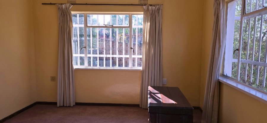 6 Bedroom Property for Sale in Oakdene Gauteng