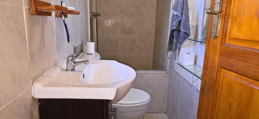 6 Bedroom Property for Sale in Oakdene Gauteng