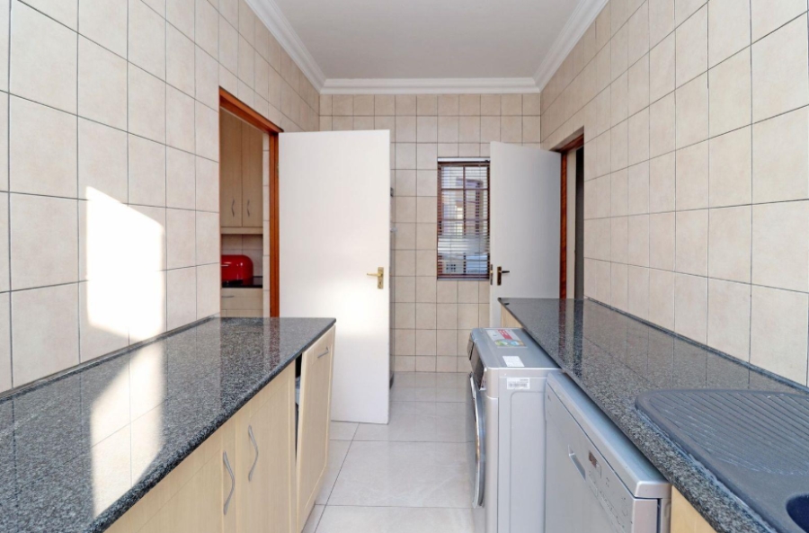 To Let 5 Bedroom Property for Rent in Kyalami Gauteng