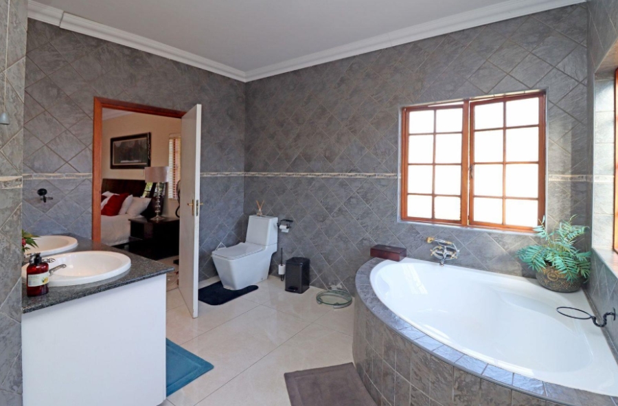 To Let 5 Bedroom Property for Rent in Kyalami Gauteng