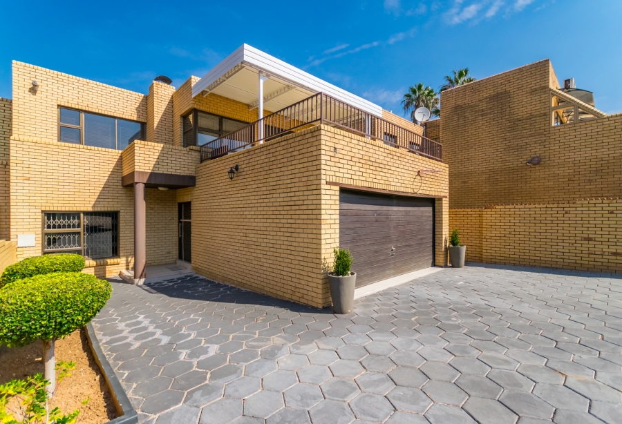 3 Bedroom Property for Sale in Halfway Gardens Gauteng
