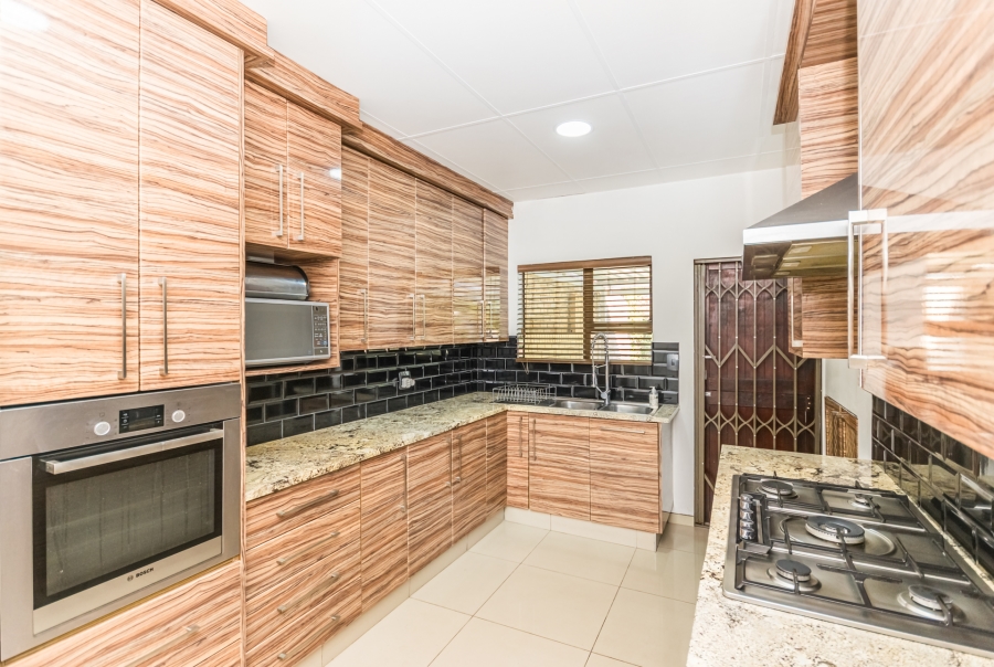 3 Bedroom Property for Sale in Halfway Gardens Gauteng