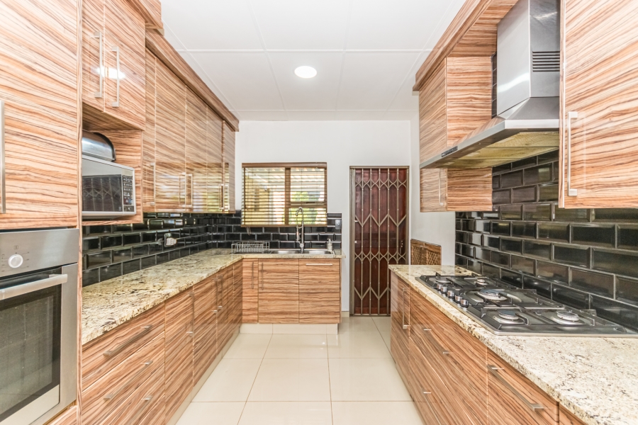 3 Bedroom Property for Sale in Halfway Gardens Gauteng