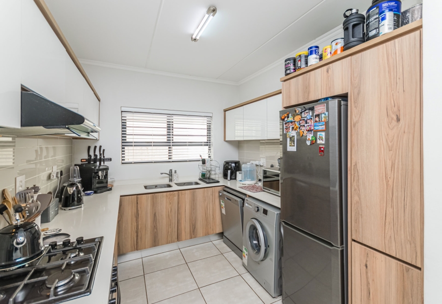 3 Bedroom Property for Sale in Crowthorne AH Gauteng