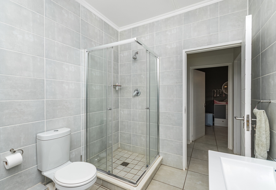 3 Bedroom Property for Sale in Crowthorne AH Gauteng