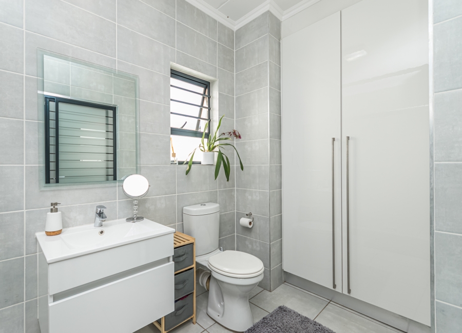 3 Bedroom Property for Sale in Crowthorne AH Gauteng