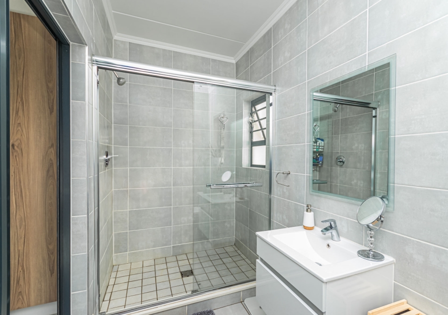 3 Bedroom Property for Sale in Crowthorne AH Gauteng