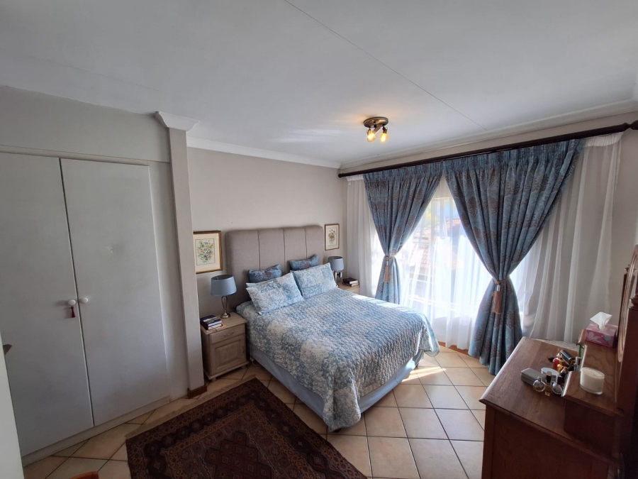 3 Bedroom Property for Sale in Eldoraigne Gauteng