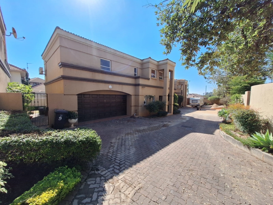 3 Bedroom Property for Sale in Eldoraigne Gauteng