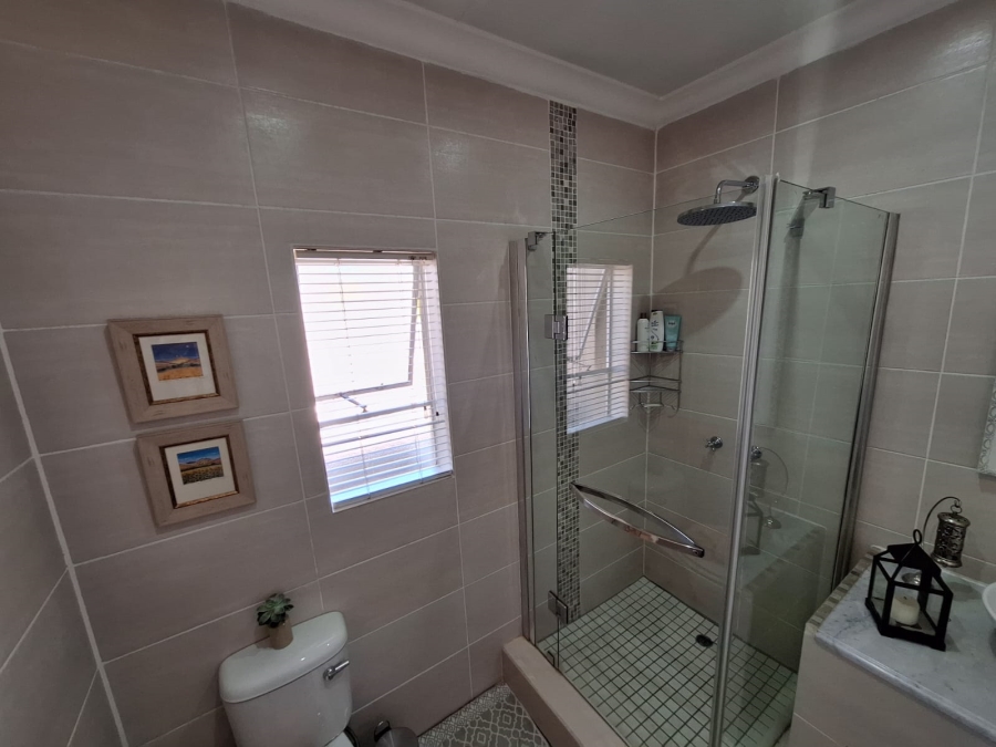 3 Bedroom Property for Sale in Eldoraigne Gauteng