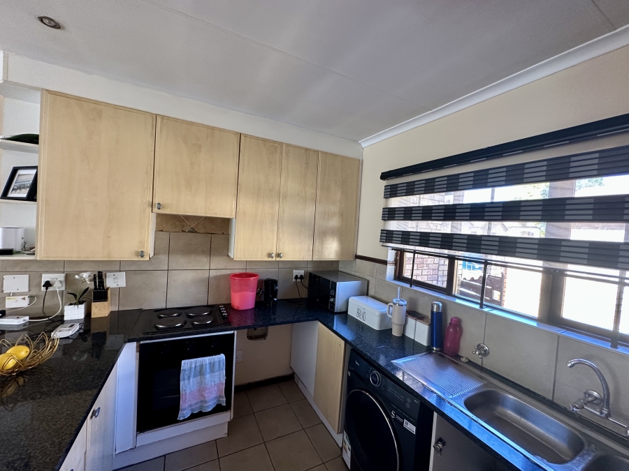 To Let 3 Bedroom Property for Rent in Monavoni A H Gauteng