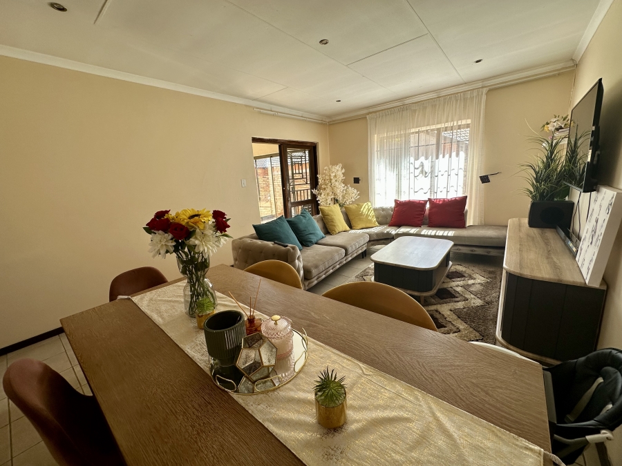 To Let 3 Bedroom Property for Rent in Monavoni A H Gauteng