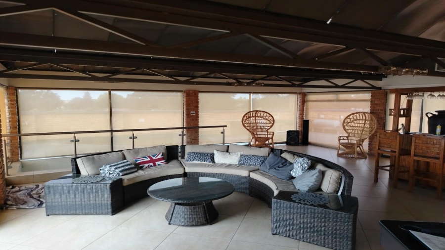 6 Bedroom Property for Sale in Kaalplaats Gauteng