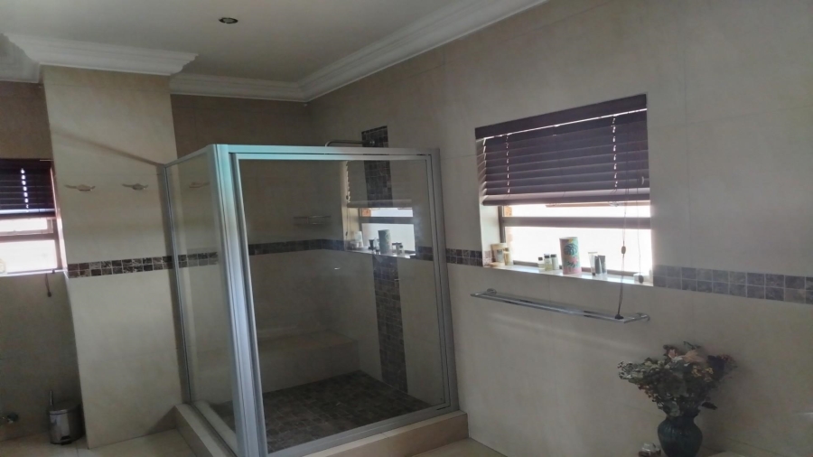 6 Bedroom Property for Sale in Kaalplaats Gauteng