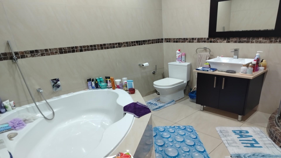 6 Bedroom Property for Sale in Kaalplaats Gauteng
