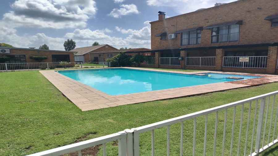 6 Bedroom Property for Sale in Kaalplaats Gauteng