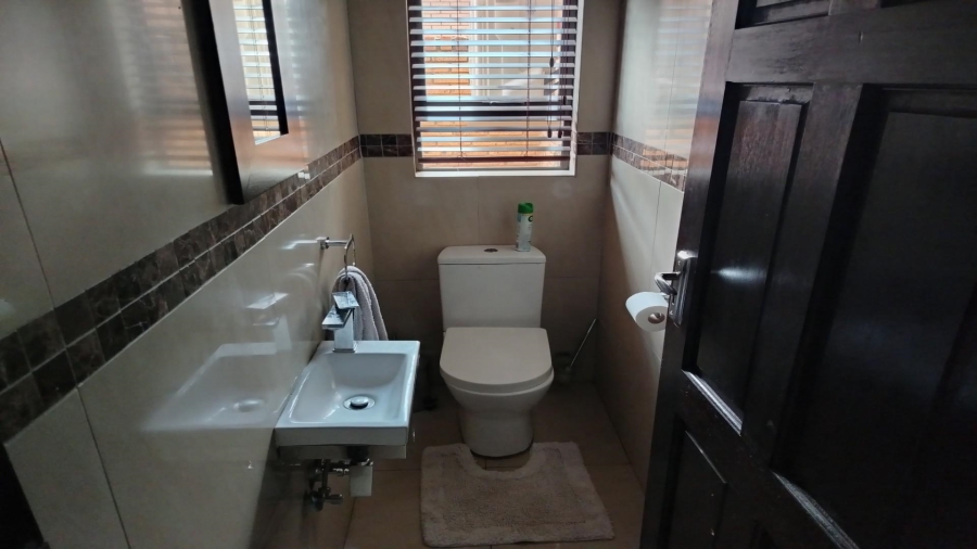 6 Bedroom Property for Sale in Kaalplaats Gauteng