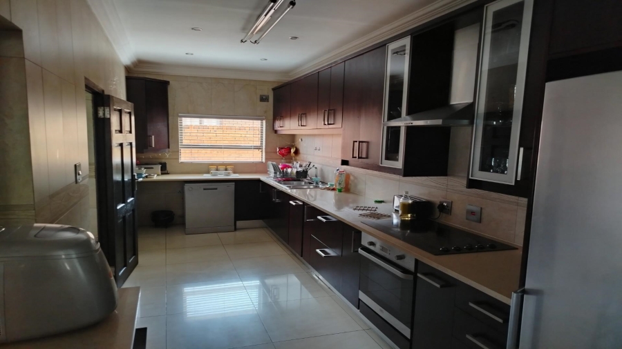6 Bedroom Property for Sale in Kaalplaats Gauteng