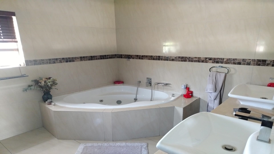 6 Bedroom Property for Sale in Kaalplaats Gauteng