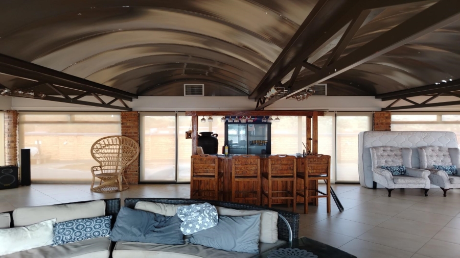 6 Bedroom Property for Sale in Kaalplaats Gauteng