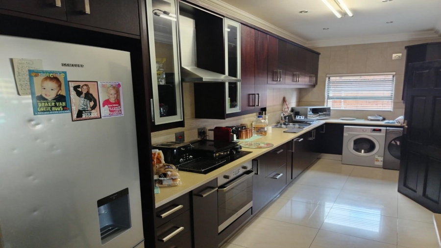 6 Bedroom Property for Sale in Kaalplaats Gauteng
